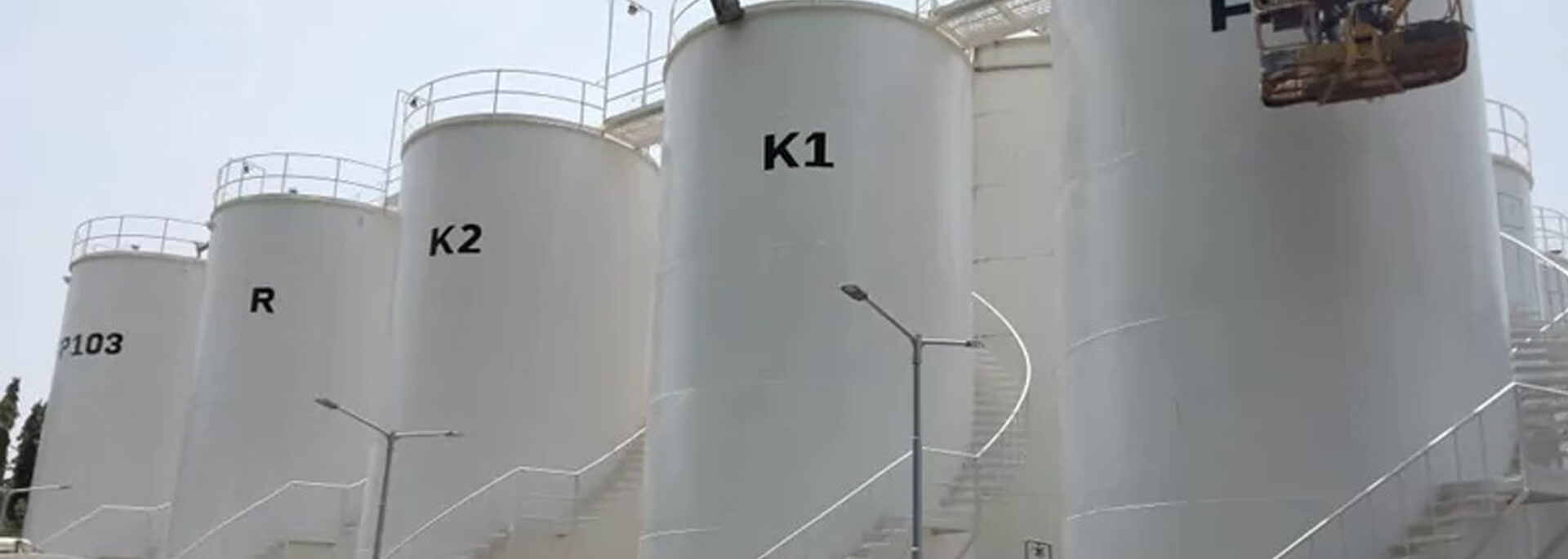 PU Polyurethane Coatings services applied on industrial floors by trained workers