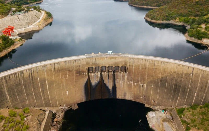 Concrete dam seepage treatment during rehabilitation